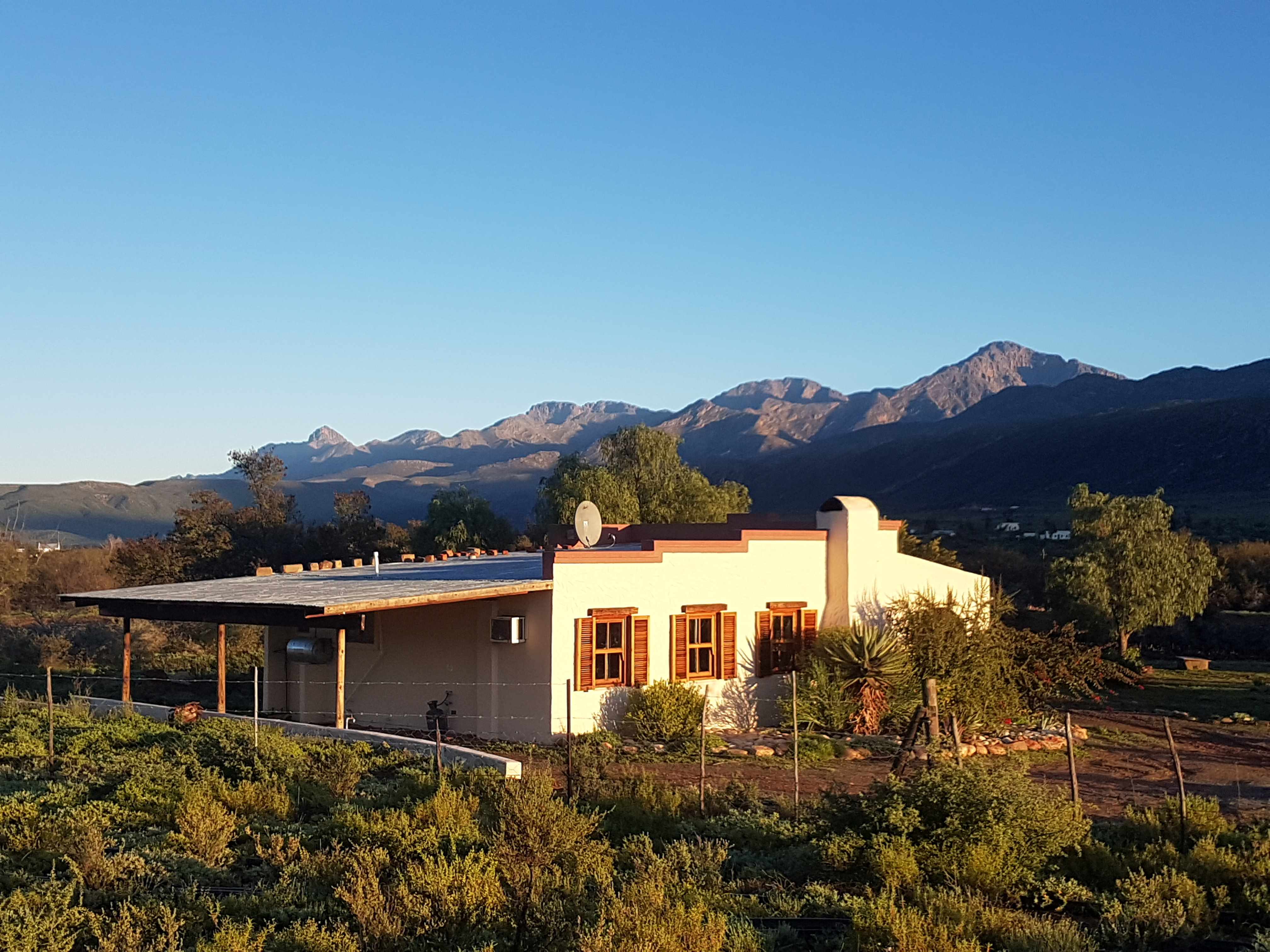 Klein Karoo Valley Guest Farm Cottage at the foothills of the Swartberg Mountains